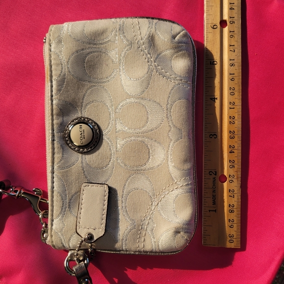 Coach Wristlet ~ Signature C Logo ~ White w/ Silver Thread ~ GUC - Picture 10 of 15